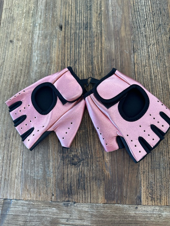 Accessories - Metallic Pink Fingerless Workout Gloves